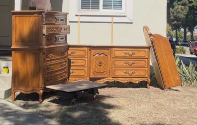 Thomasville dresser and chest