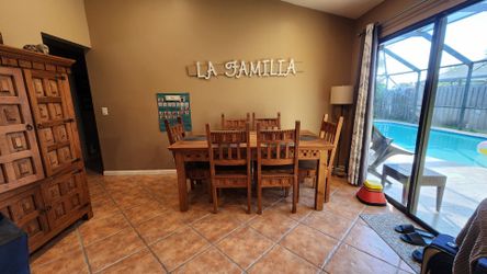 Dinning room table and chairs