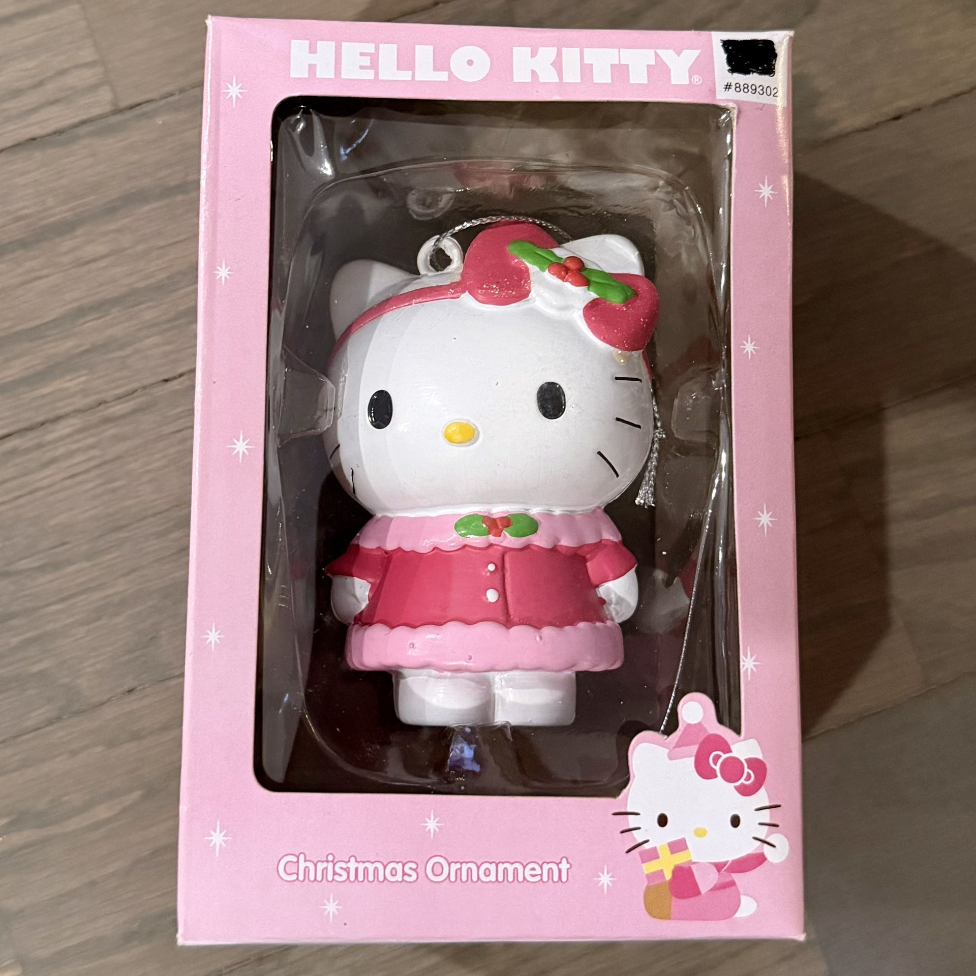 NEW - Adorable Hello Kitty Sanrio Christmas Tree Ornament!