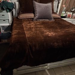 Comforter california king size reversible brown