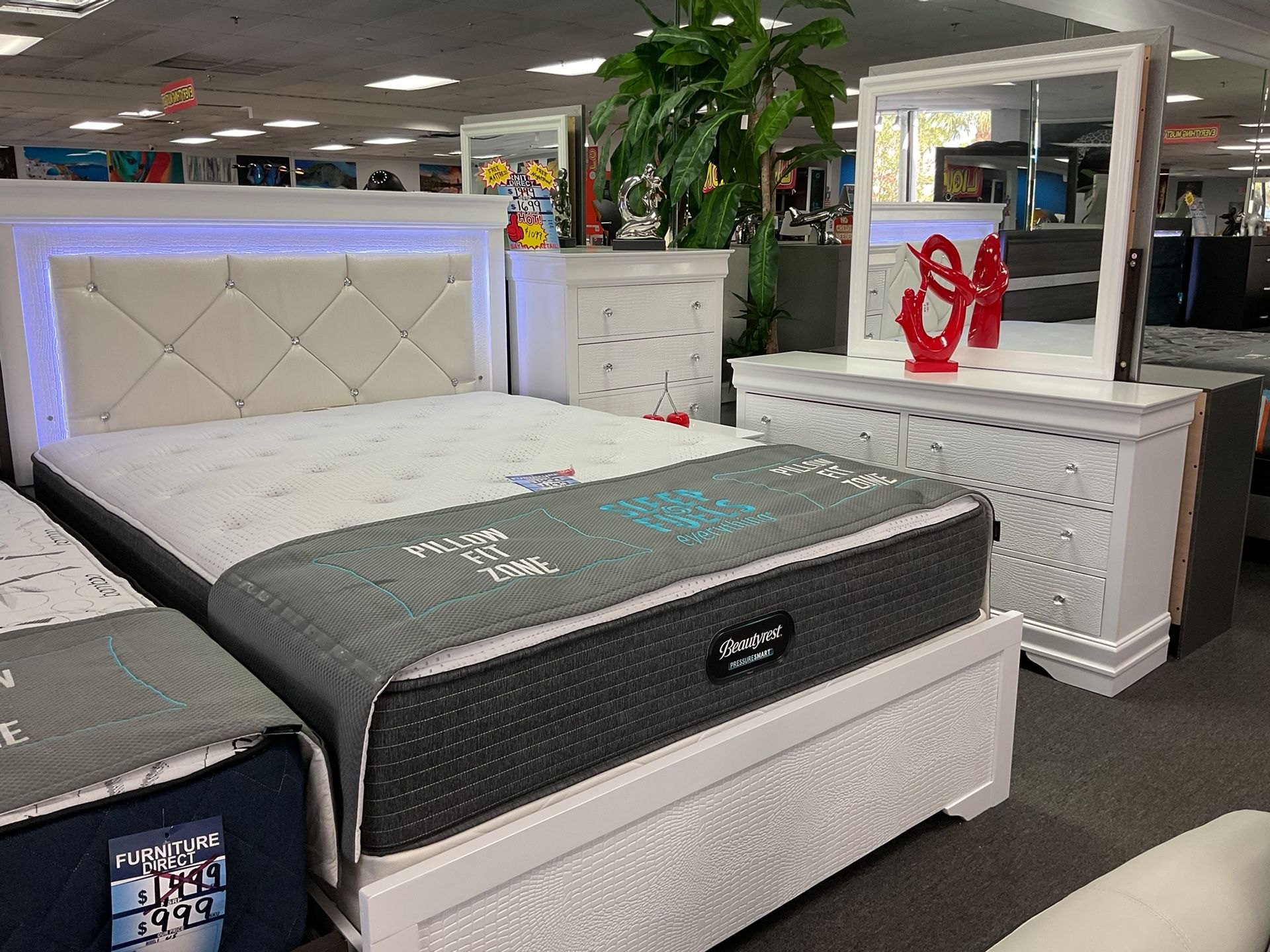 Huge Liquidation Furniture Sale Modern 5pc Bedroom sets up to 30%-70% OFF RETAIL (we deliver)