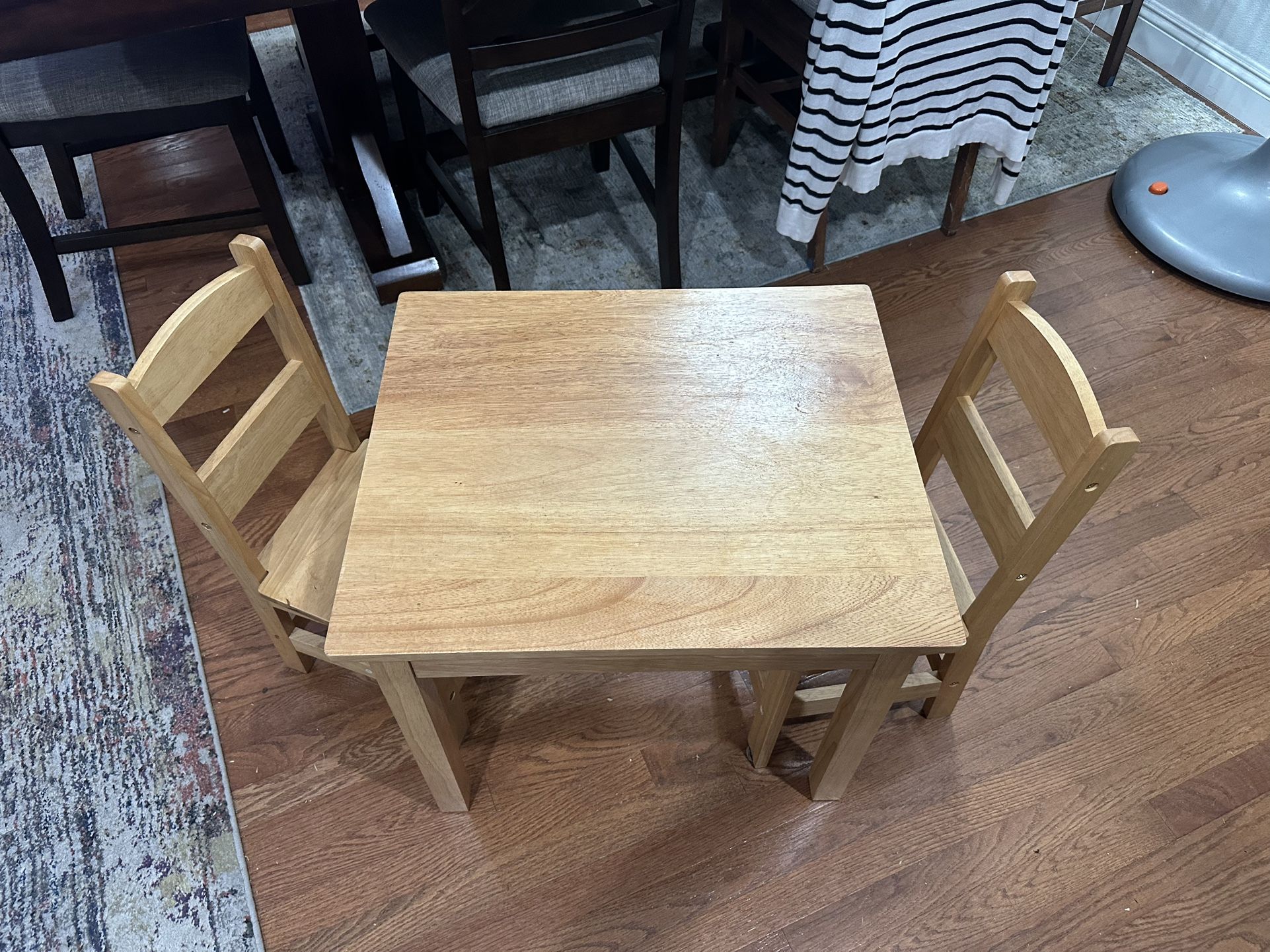 Table & 2 Chairs Children’s