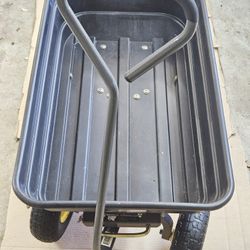 Gorilla Carts Poly Garden Dump Cart