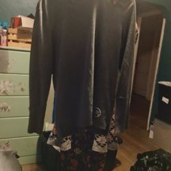 Gray B Blouse Size Extra Large