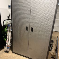 Gladiator Metal Storage Cabinet (Garage)