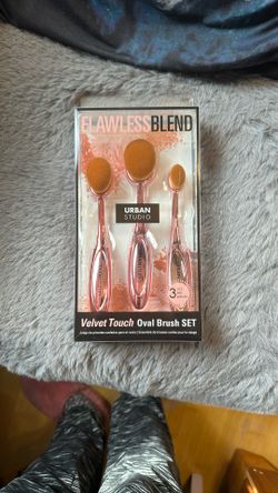 Makeup Brush Set New Flawless Blend Oval