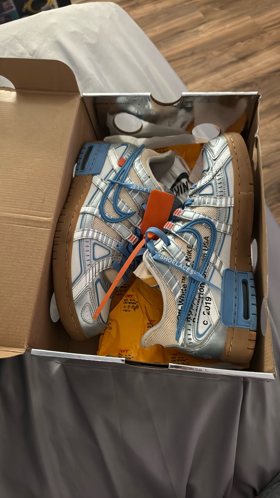 Nike Air Rubber Dunk ( Off white)