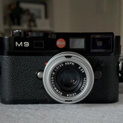 Leica M9 + 35mm f/2 Summicron - Great Condition