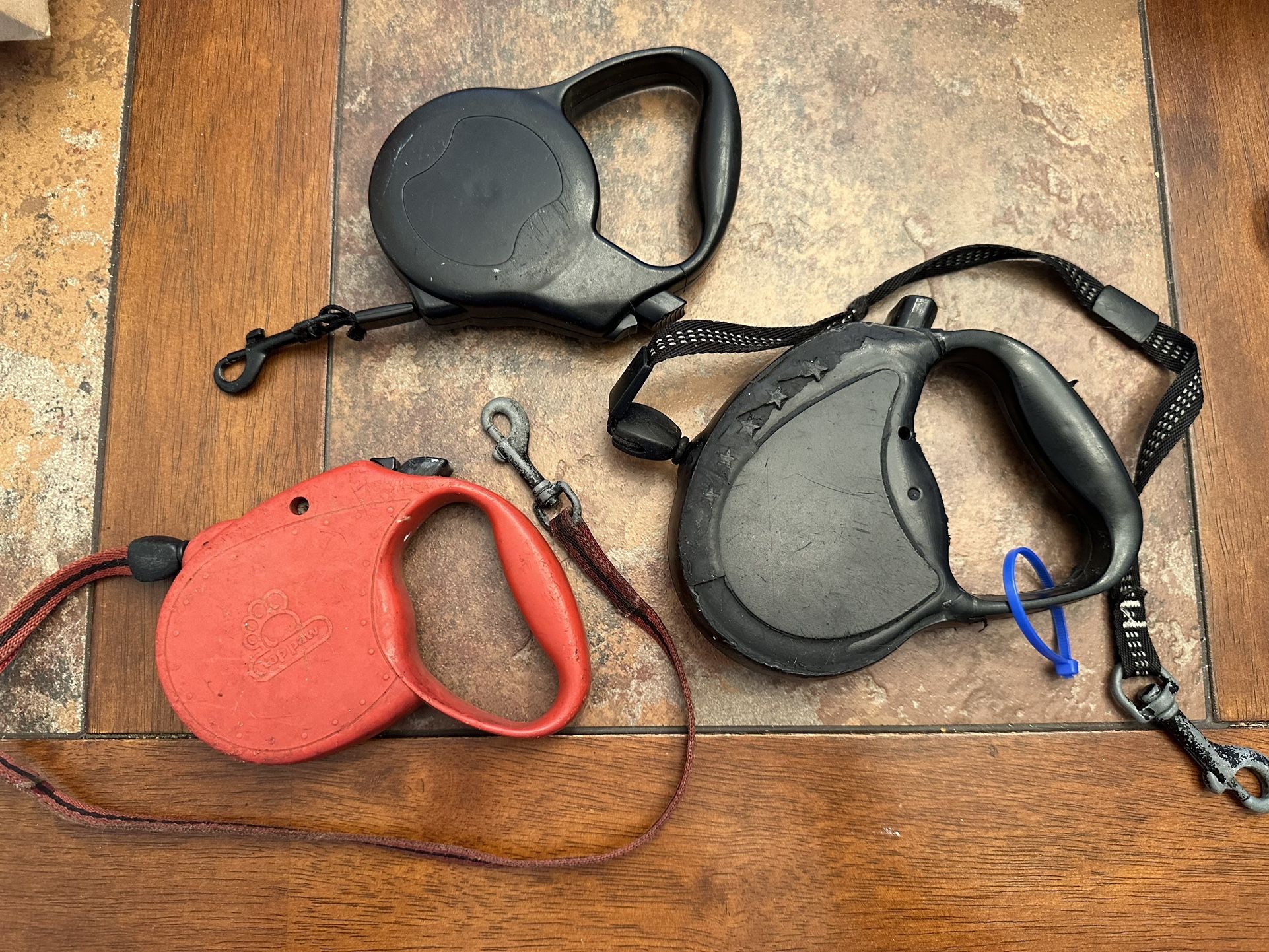 Lot 3 Small Dog Expandable Retractable Leashes