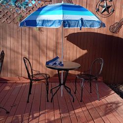 4 piece Bistro Set w/ umbrella