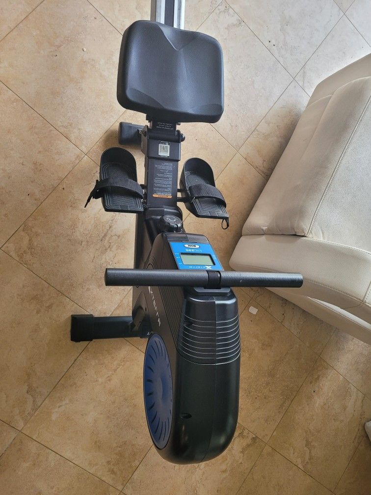 Rowing Machine Excellent 130.00