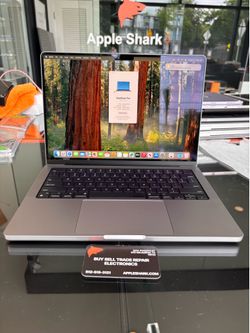 MacBook Pro 14” M2 Pro Chip 10-Core CPU 16 Core GPU Ram 512SSD! 90 Day Warranty! We offer financing.