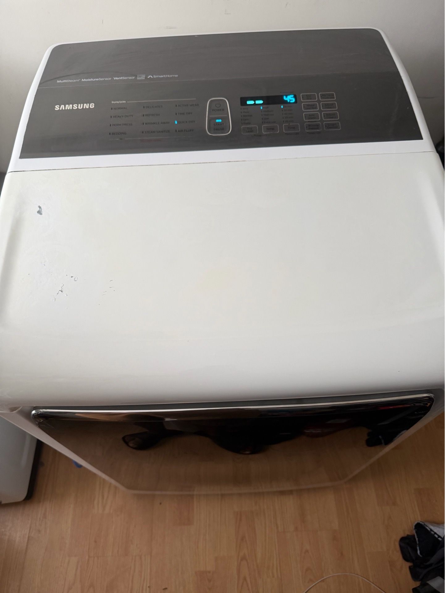 Samsung 7.4 cu ft electric dryer with steamer