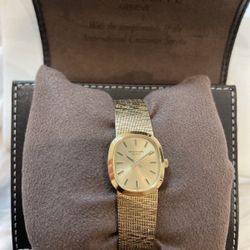 𝐏𝐚𝐭𝐞𝐤 𝐏𝐡𝐢𝐥𝐢𝐩𝐩𝐞  Golden Ellipse Woman’s Watch 