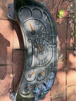 2003  to  2006   chevy truck  guage cluster
