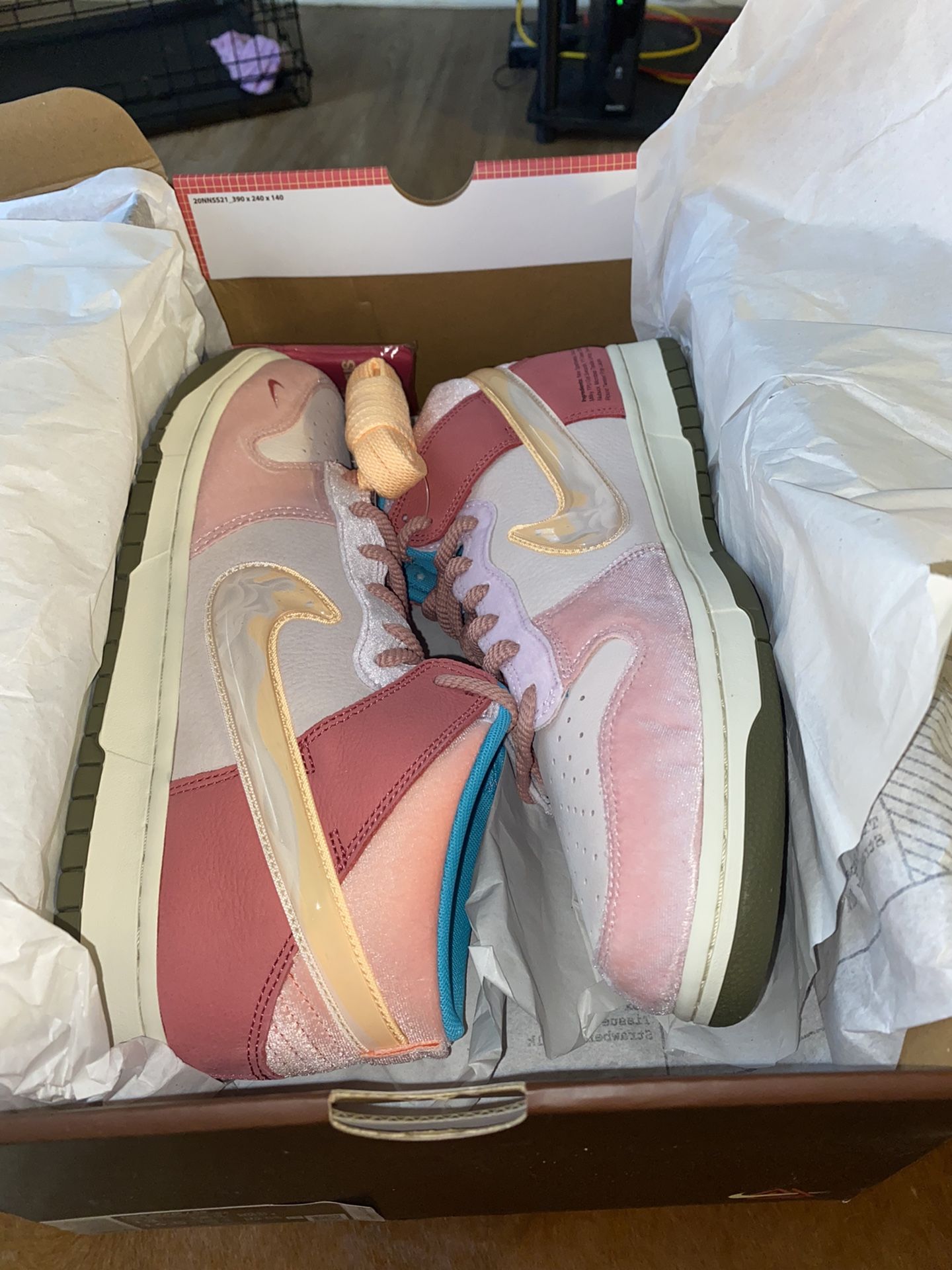 Nike Dunk Mid Social Status Strawberry Milk