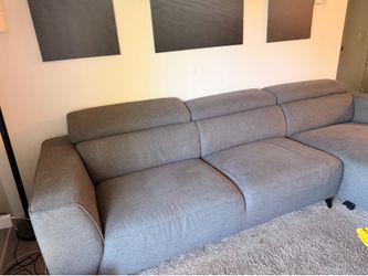 Couch ready to pick up. Sillon listo para recoger