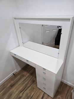 White makeup table