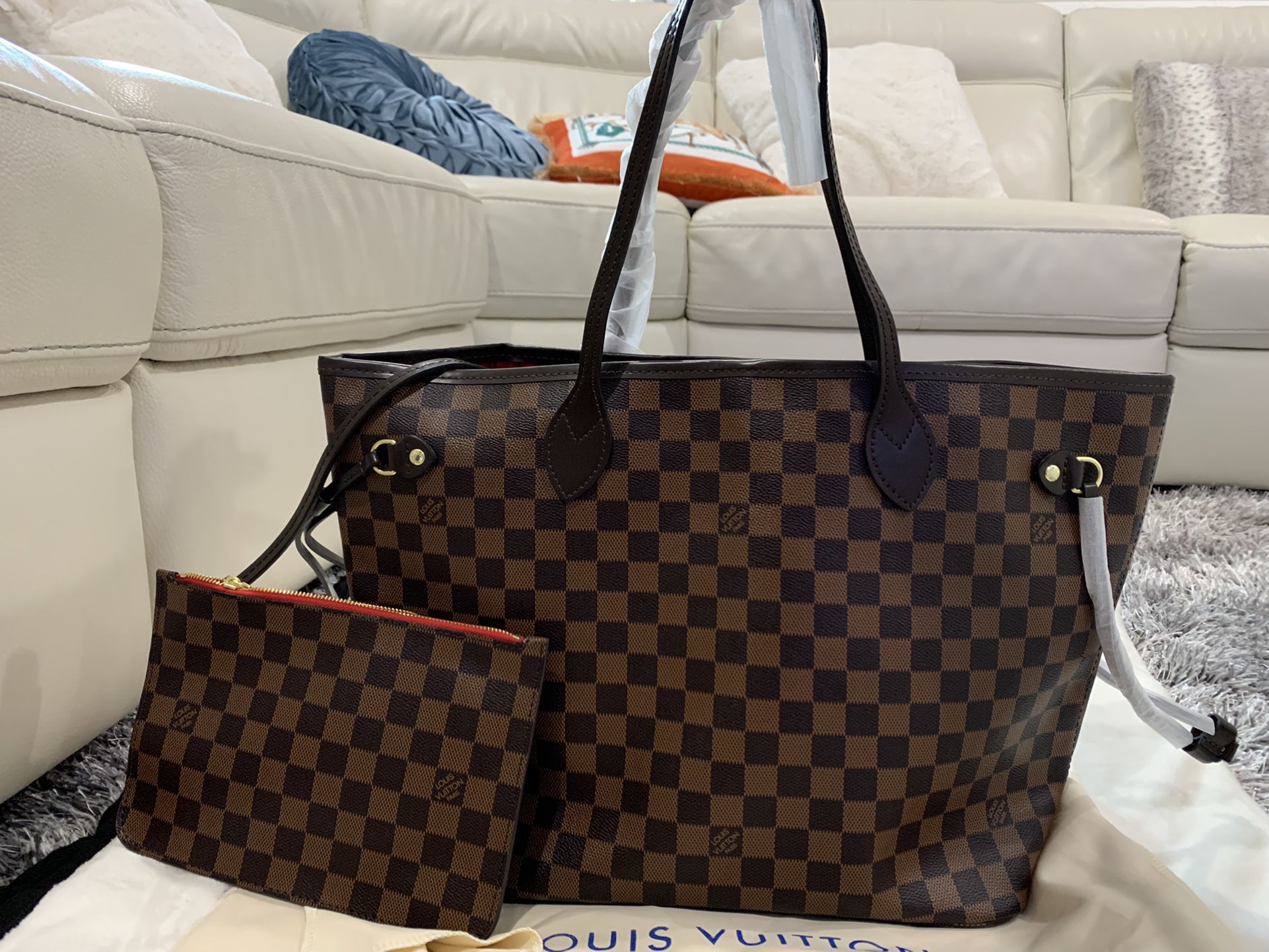 Brand New Neverfull Damier Azur With Wristlet for Sale in Kent, WA