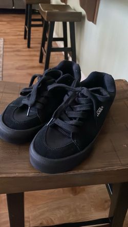 Black Chukka Push Skate Shoes Vans, size 10