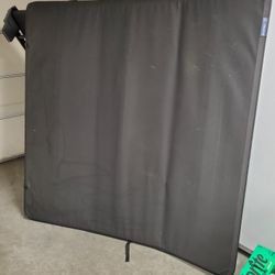 Lund elite genesis tri-fold tonneau cover - Model 95882