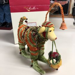 Christmas Kinkles Labrador Retrieving Gifts