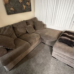 Sofa, Armchair And Ottoman + 5 Pillows 