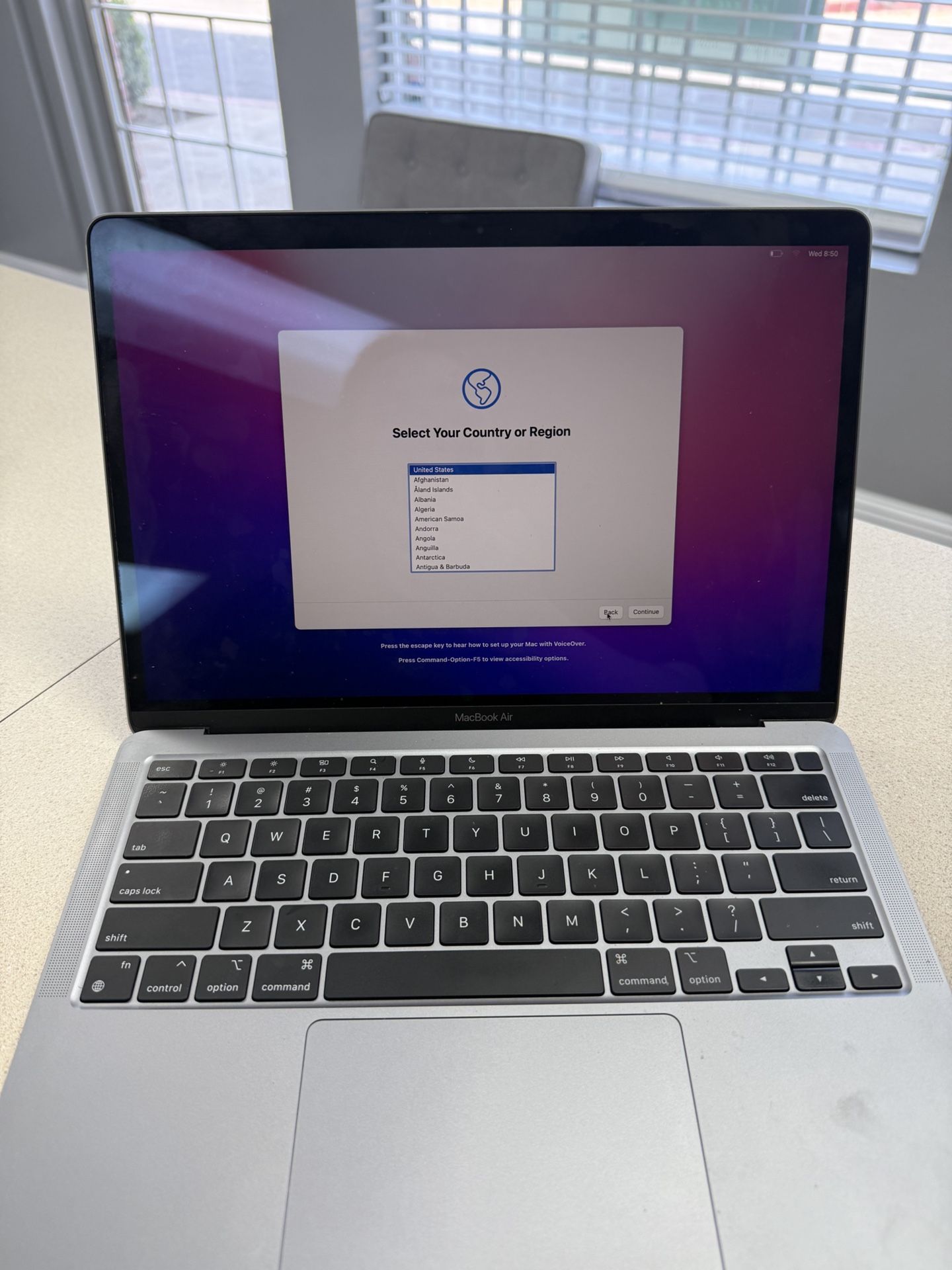 2020 MacBook Air 13” M1 8gb/256gb