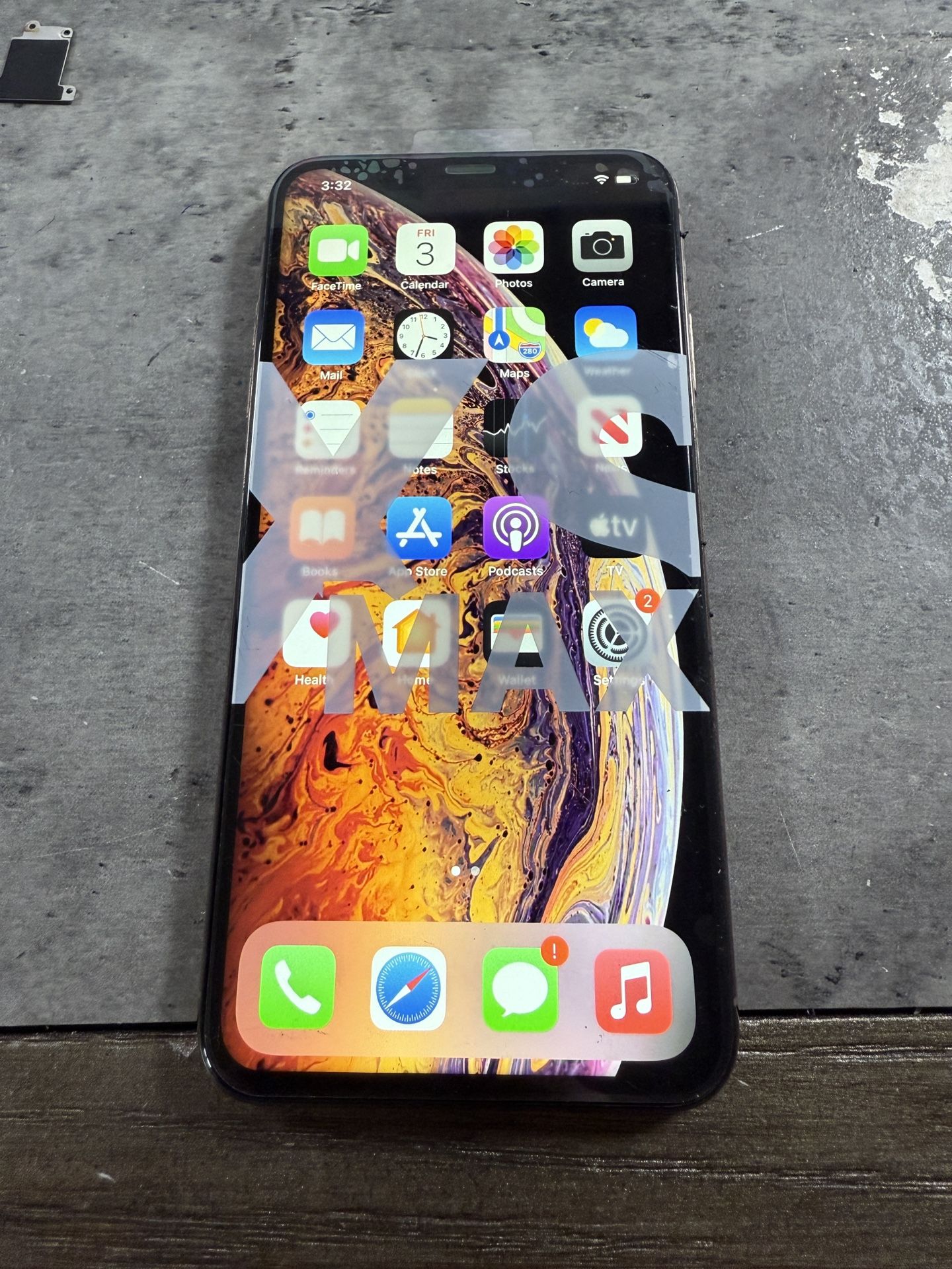 64 GB iPhone XS Max, Verizon, AT&T, T-Mobile, unlocked