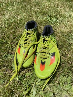adidas Messi Size 6 Boys Soccer Cleats