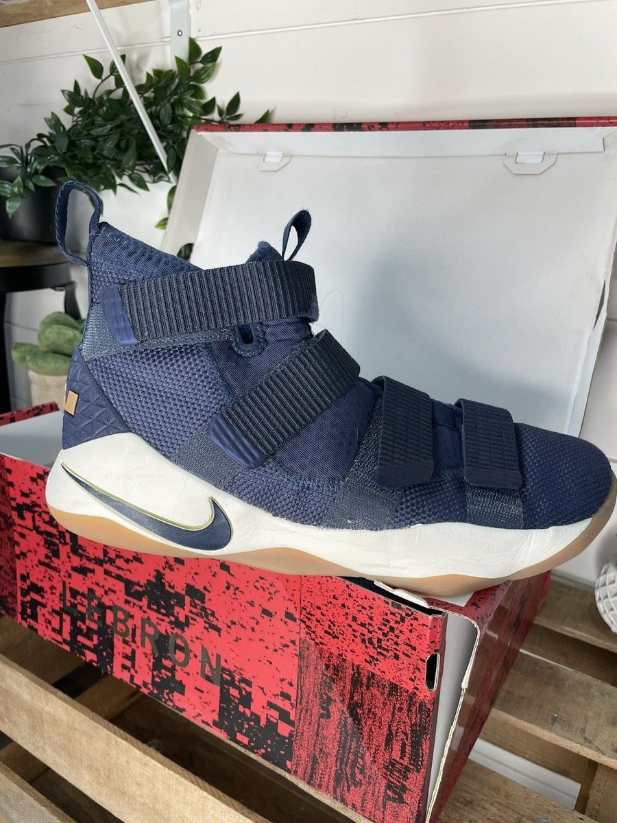 Nike LeBron Soldier XI Midnight Navy/Metallic Gold | Size 11 | 897644-400