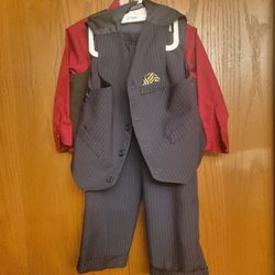 3 Piece Suit Size 3t With Extra Vest
