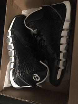 One of Derek rose first shoe adidas!!!