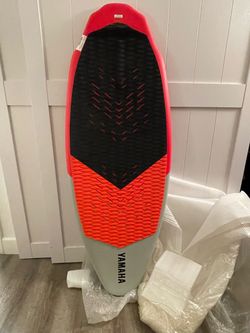 Brand new Yamaha-branded 50” Connelly wakesurf board