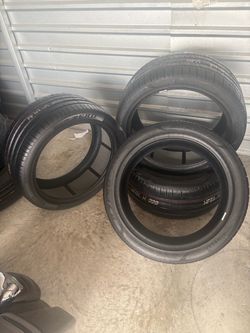 315/35 R22 111Y Pirelli P-ZERO all 4 never been mounted
