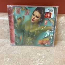 Taylor Swift The Life Of A Showgirl CD With Signed Photo
