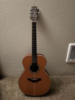 Takamine GN20 acoustic guitar