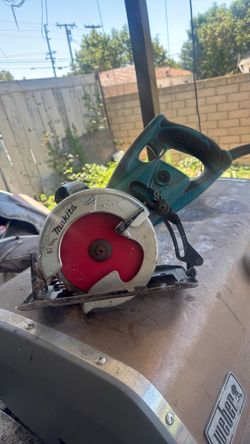 Makita 7 1/4 inch highpoid circular saw model 5477NB