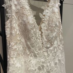 Studio Levana:  Daisy-Size 18 Ivory Wedding Gown 