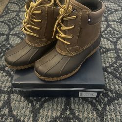 Brand new Nautica toddler duck boots Size 11