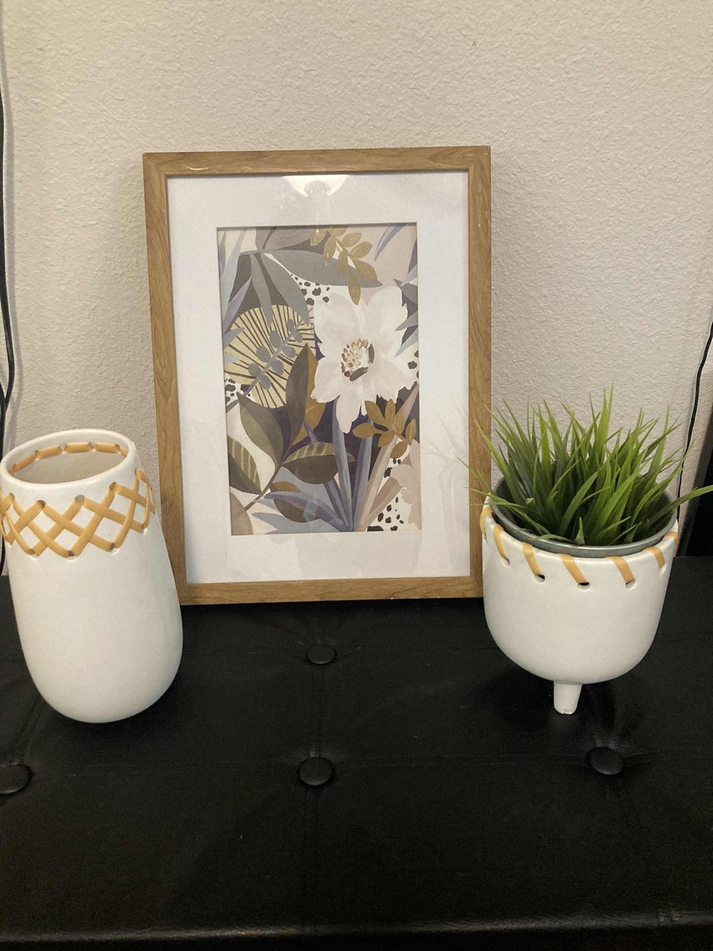 Flower Picture Frame, Plant Pot & Vase