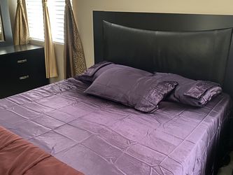 Queen Bed With 2/night Stands