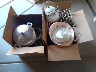 2 box of kitchenware