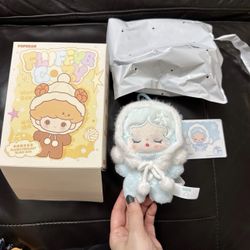 Pop Mart fluffy & cozy series plush Secret - Skullpanda Puzzy Snowman（Sealed）