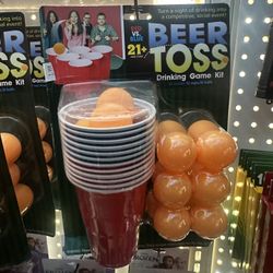 Beer pong toss game set