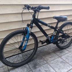 Trek 24" 21-Speed Hybrid Mountain / Road Bike - Light 12" Aluminum Frame - Front Shocks - TUNED - Comfort Seat (MSRP $320)

Kids/Youth Hybrid Bike