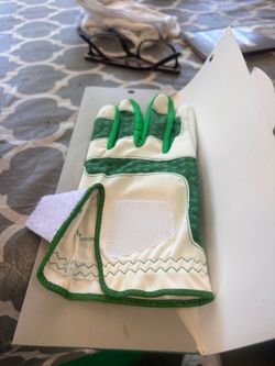 Golf glove one size left hand glove