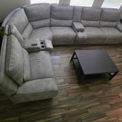 Reclining sectional couch