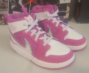 Air Jordan 1 Mid RM EasyOn  Size 3 Youth