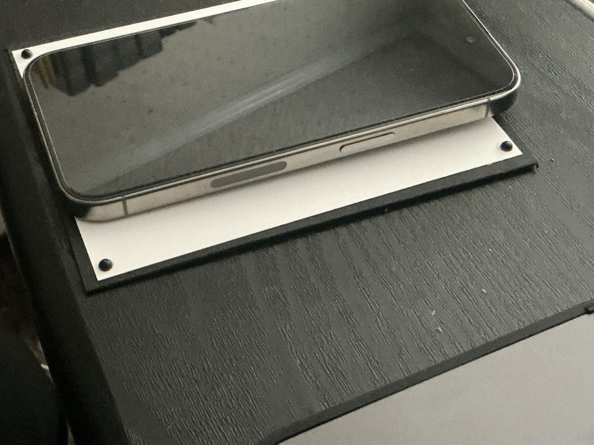 Unlocked Mint Condition iPhone 15 Pro 128gb In Natural Titanium $650